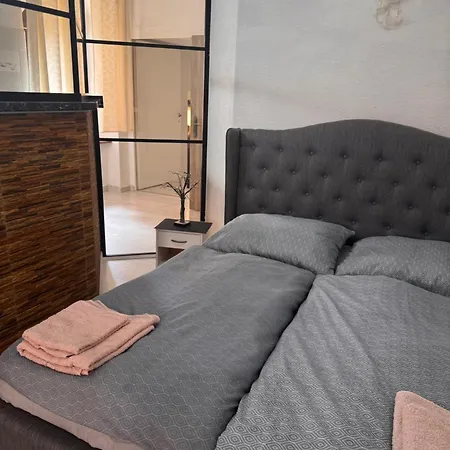 Apartment 6- Self Check-in *