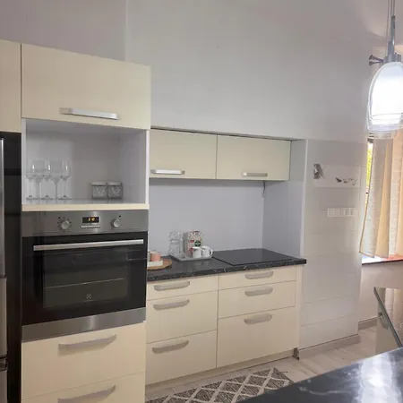 Apartment 6 *